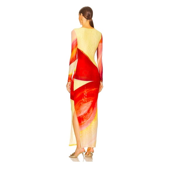 Sold out Aphrodite Dress - Picture 3 of 12